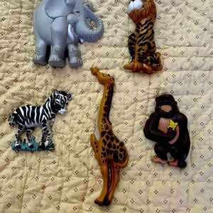 Animals for the wall in a nursery or toddlers room. New never used.